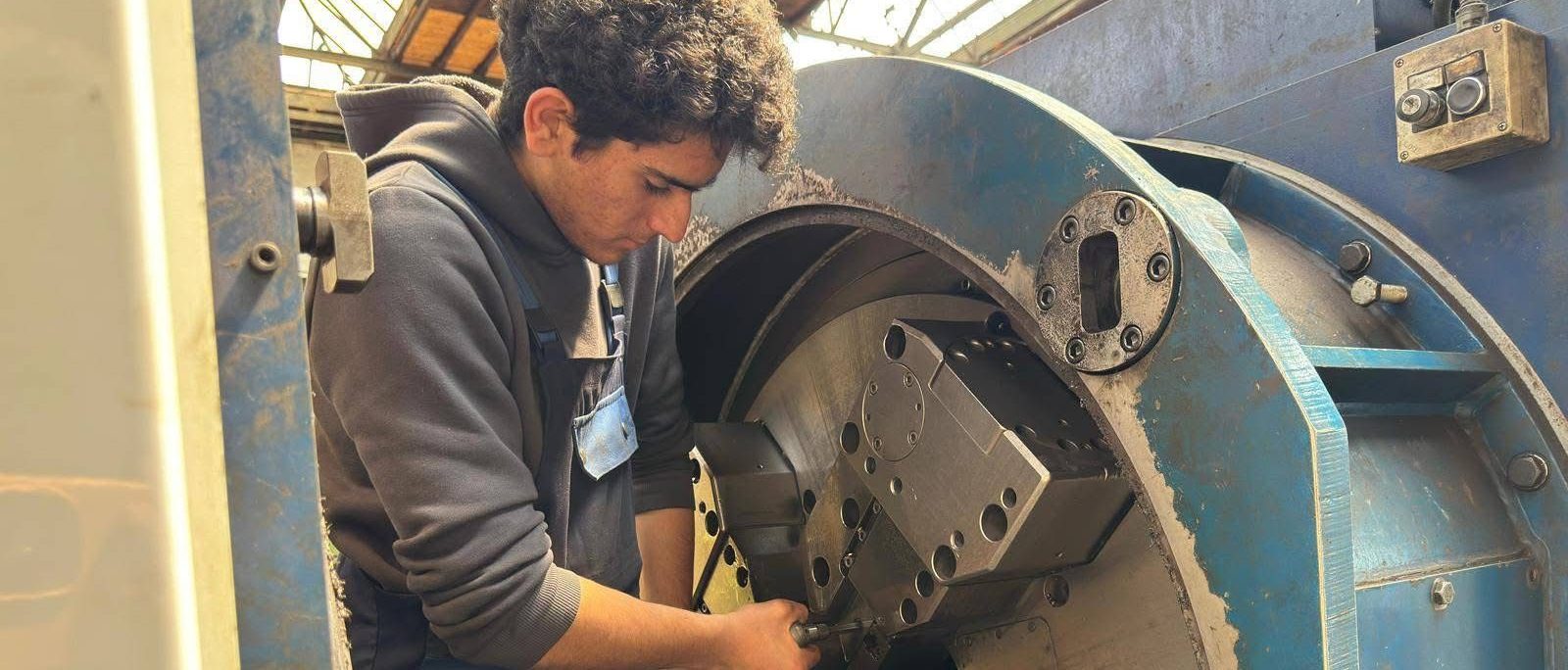 Almanya’daki Akçelik Fabrikasında CNC Stajı: Öğrencilerimiz Üretimin Her Aşamasında